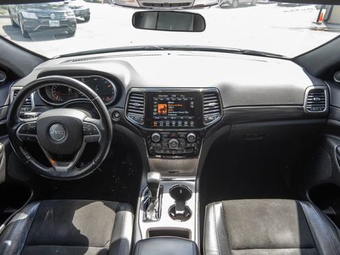 Used 2021 Jeep Grand Cherokee Laredo AWD/4WD image 18