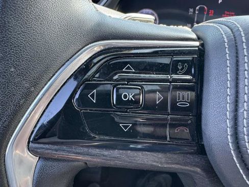 Used 2022 Jeep Grand Cherokee Overland image 14