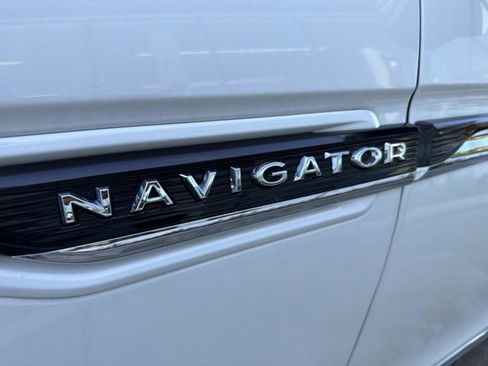 Certified 2024 Lincoln Navigator Black Label AWD/4WD image 9