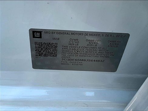 Used 2018 Chevrolet Cruze LT w/ Convenience Package FWD image 19