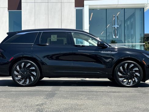 New 2026 Lincoln Nautilus Black Label w/ Jet Appearance Package image 2
