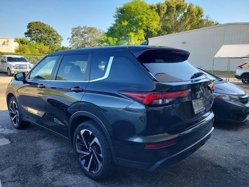 Used 2024 Mitsubishi Outlander SE image 3