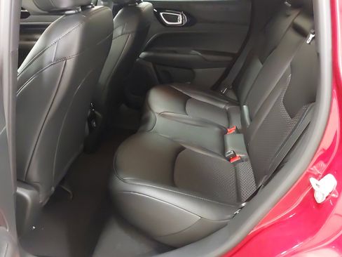 New 2026 Jeep Compass Latitude image 37