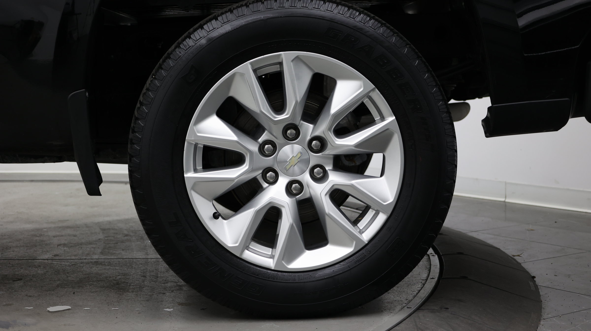Used 2023 Chevrolet Silverado 1500 Custom AWD/4WD image 12