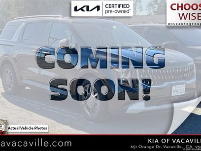 Certified 2025 Kia Carnival EX