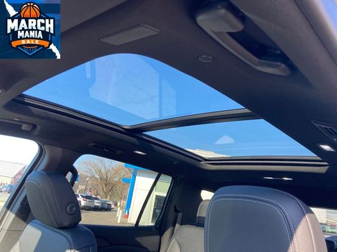 New 2026 Chevrolet Traverse LT image 11