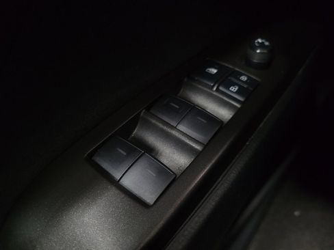 Used 2021 Toyota Camry SE FWD image 27