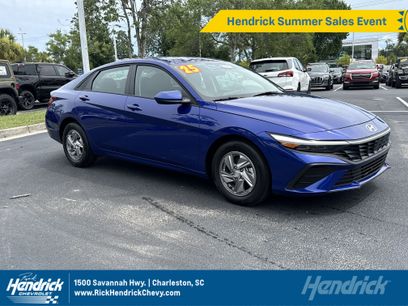 Used 2025 Hyundai Elantra SE
