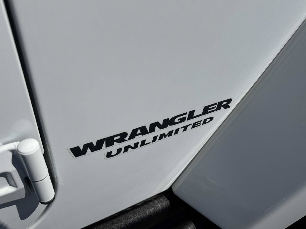 Used 2015 Jeep Wrangler Unlimited Rubicon AWD/4WD image 29