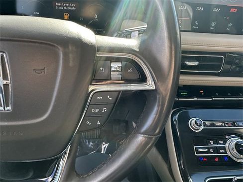 Certified 2022 Lincoln Nautilus Reserve image 29