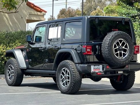 Used 2025 Jeep Wrangler Unlimited Rubicon AWD/4WD image 3