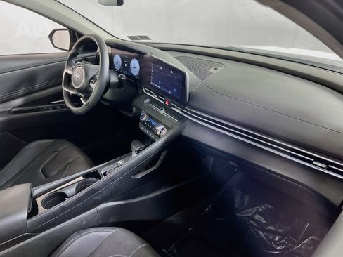 Used 2023 Hyundai Elantra Limited FWD image 29