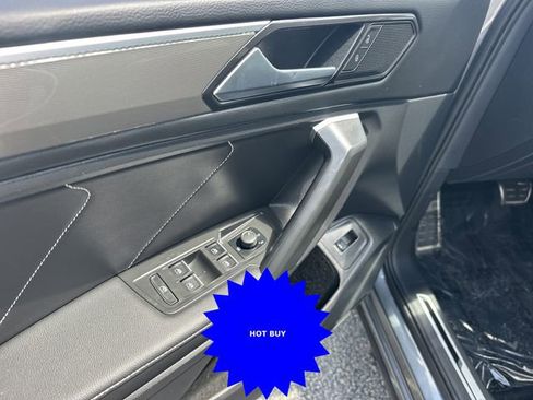 Certified 2024 Volkswagen Tiguan SE R-Line FWD image 17