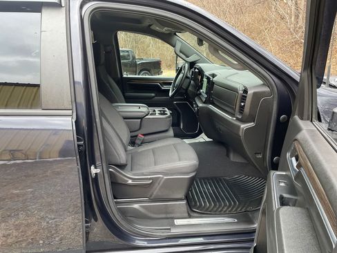 Used 2024 Chevrolet Silverado 2500 LT AWD/4WD image 9