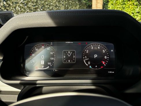 Used 2023 Land Rover Defender 110 S image 11