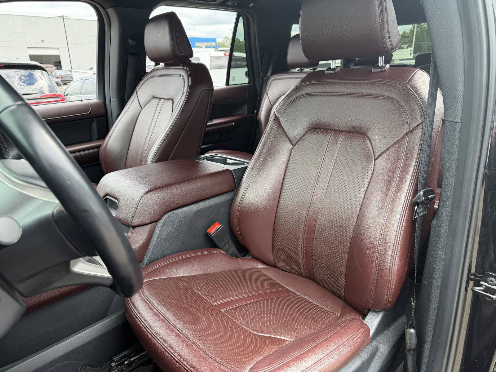 Used 2024 Ford Expedition Limited RWD image 17