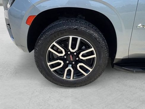 Used 2024 GMC Yukon AT4 w/ Technology Package AWD/4WD image 23