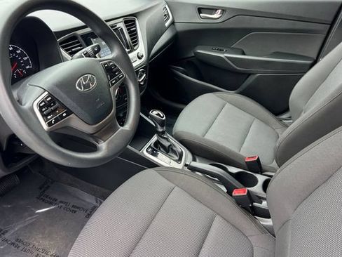 Used 2021 Hyundai Accent SE FWD image 12