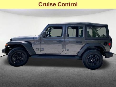 Used 2022 Jeep Wrangler Unlimited Sport AWD/4WD image 6