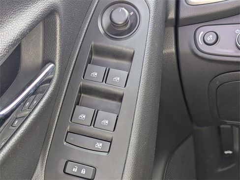 Certified 2022 Chevrolet Trax LT w/ LT Convenience Package image 26