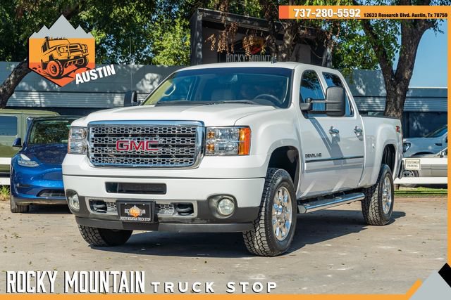 Used 2011 GMC Sierra 2500 Denali w/ Suspension Package, Off-Road AWD/4WD image 1