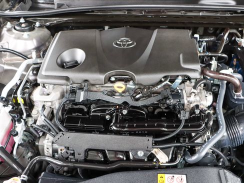 Used 2024 Toyota Camry SE image 28