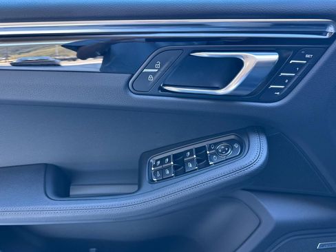 New 2026 Porsche Macan image 12