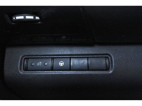 Used 2023 Nissan Pathfinder SV image 22