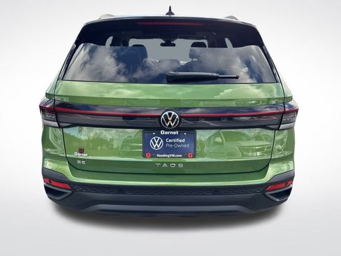 Certified 2025 Volkswagen Taos SE image 4