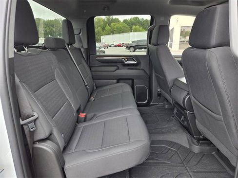 Used 2024 Chevrolet Silverado 2500 LT image 18