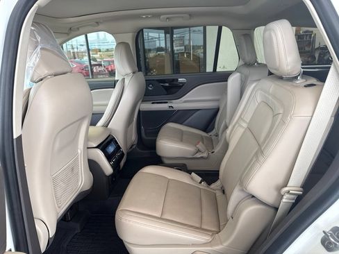 Used 2021 Lincoln Aviator Reserve w/ Equipment Group 201A AWD/4WD image 10