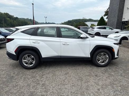Used 2025 Hyundai Tucson SE AWD/4WD image 6