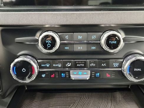 Used 2023 Ford F350 Platinum image 33