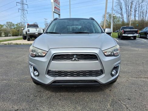 Used 2013 Mitsubishi Outlander Sport SE image 2