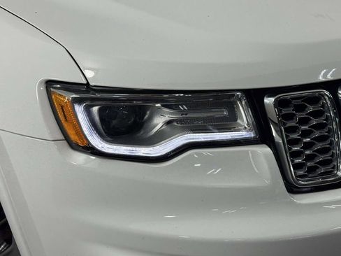 Used 2020 Jeep Grand Cherokee Overland AWD/4WD image 15