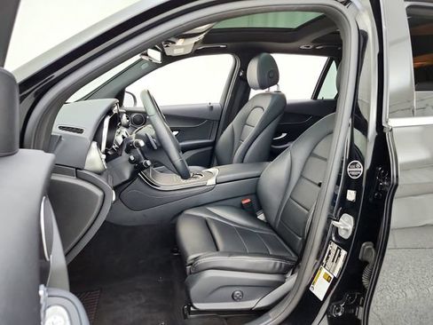 Used 2018 Mercedes-Benz GLC 300 4MATIC image 17