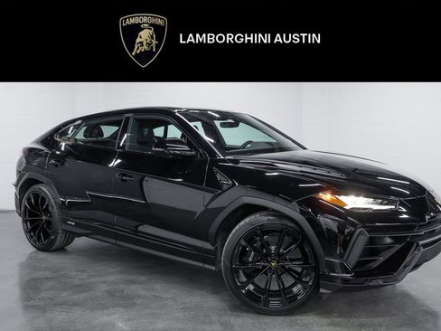 Used 2023 Lamborghini Urus S image 1