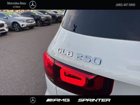 Certified 2022 Mercedes-Benz GLB 250 4MATIC image 5