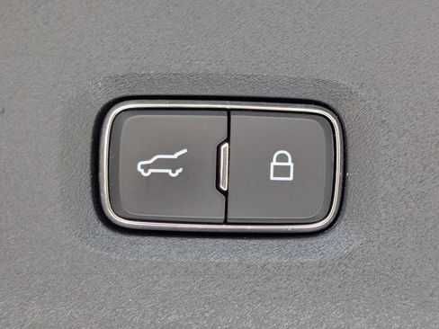 Used 2025 Ford Expedition Active AWD/4WD image 19