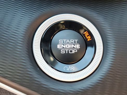 New 2025 Jeep Grand Cherokee L Altitude image 29