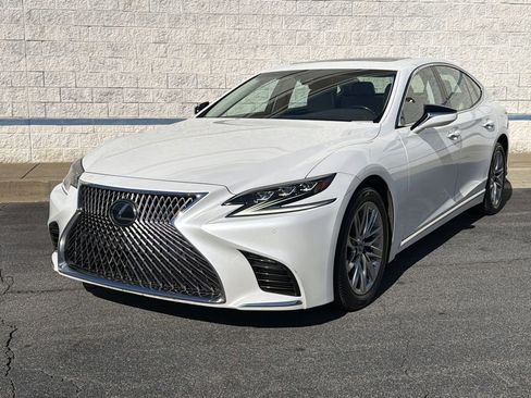 Used 2018 Lexus LS 500 w/ Accessory Package (Z2) image 3