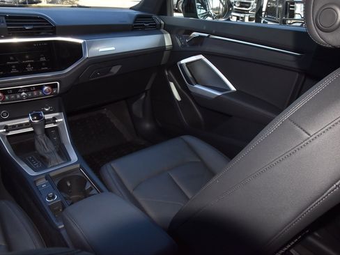 Used 2023 Audi Q3 2.0T Premium w/ Convenience Package image 17