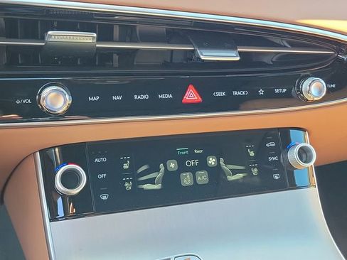 New 2026 Genesis GV70 2.5T Advanced image 30