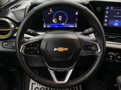 Used 2024 Chevrolet Trax LT w/ Driver Confidence Package FWD image 14
