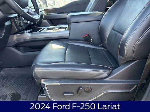 Used 2024 Ford F250 Lariat w/ Chrome Package image 12