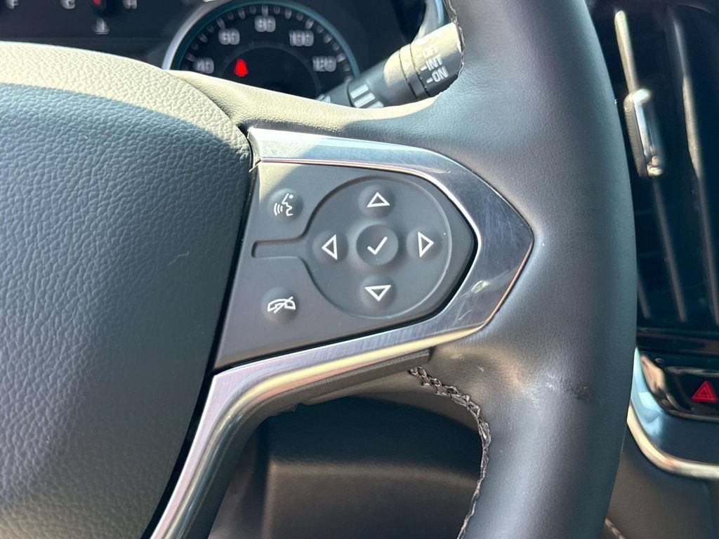 Used 2023 Chevrolet Traverse LT AWD/4WD image 9