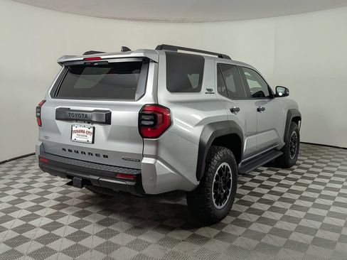Used 2025 Toyota 4Runner TRD Off-Road AWD/4WD image 3