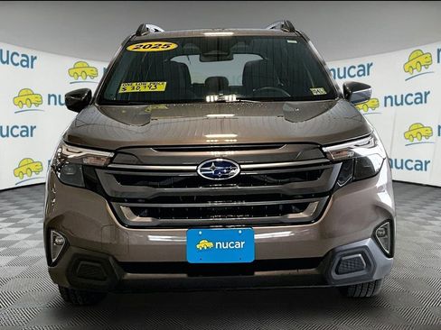 Used 2025 Subaru Forester Premium image 2