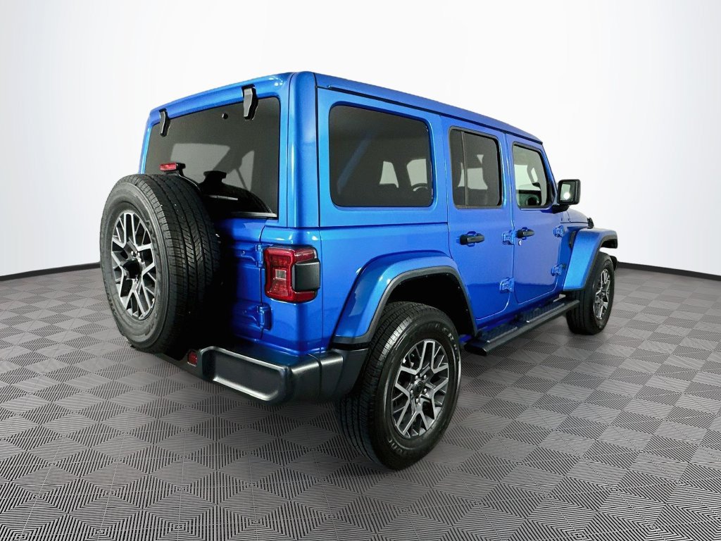 Certified 2025 Jeep Wrangler Unlimited Sahara AWD/4WD image 11