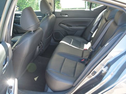 Used 2023 Nissan Altima 2.5 SL AWD/4WD image 21